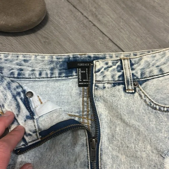 Forever 21 Denim Distressed Skirt - Blue size small - Picture 3 of 7